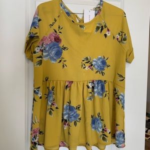 Women’s Short Sleeve Blouse Size S